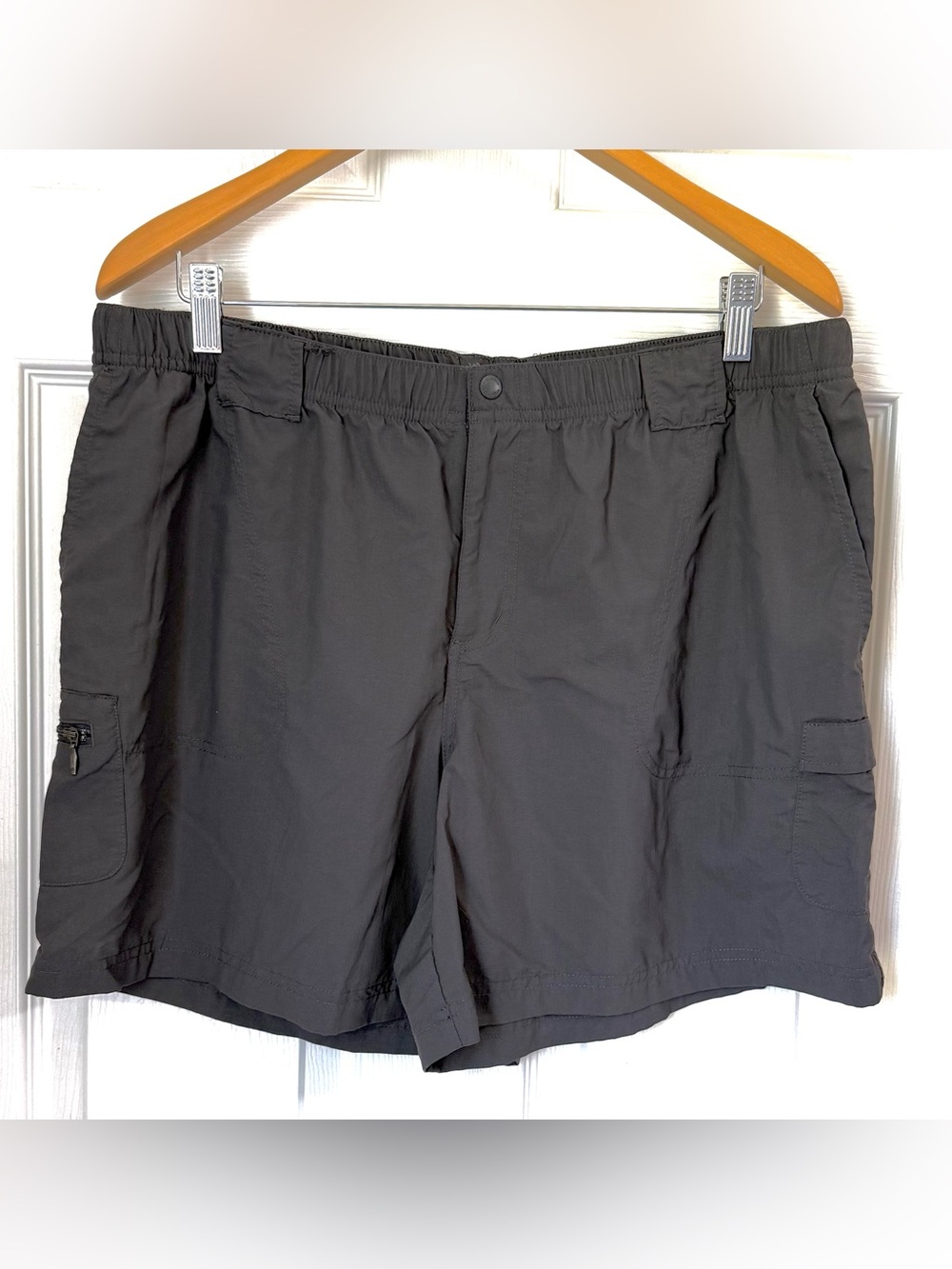 Women's Columbia Dark Gray Cargo Hiking Shorts Size XL